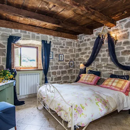 Apartament Arcera *